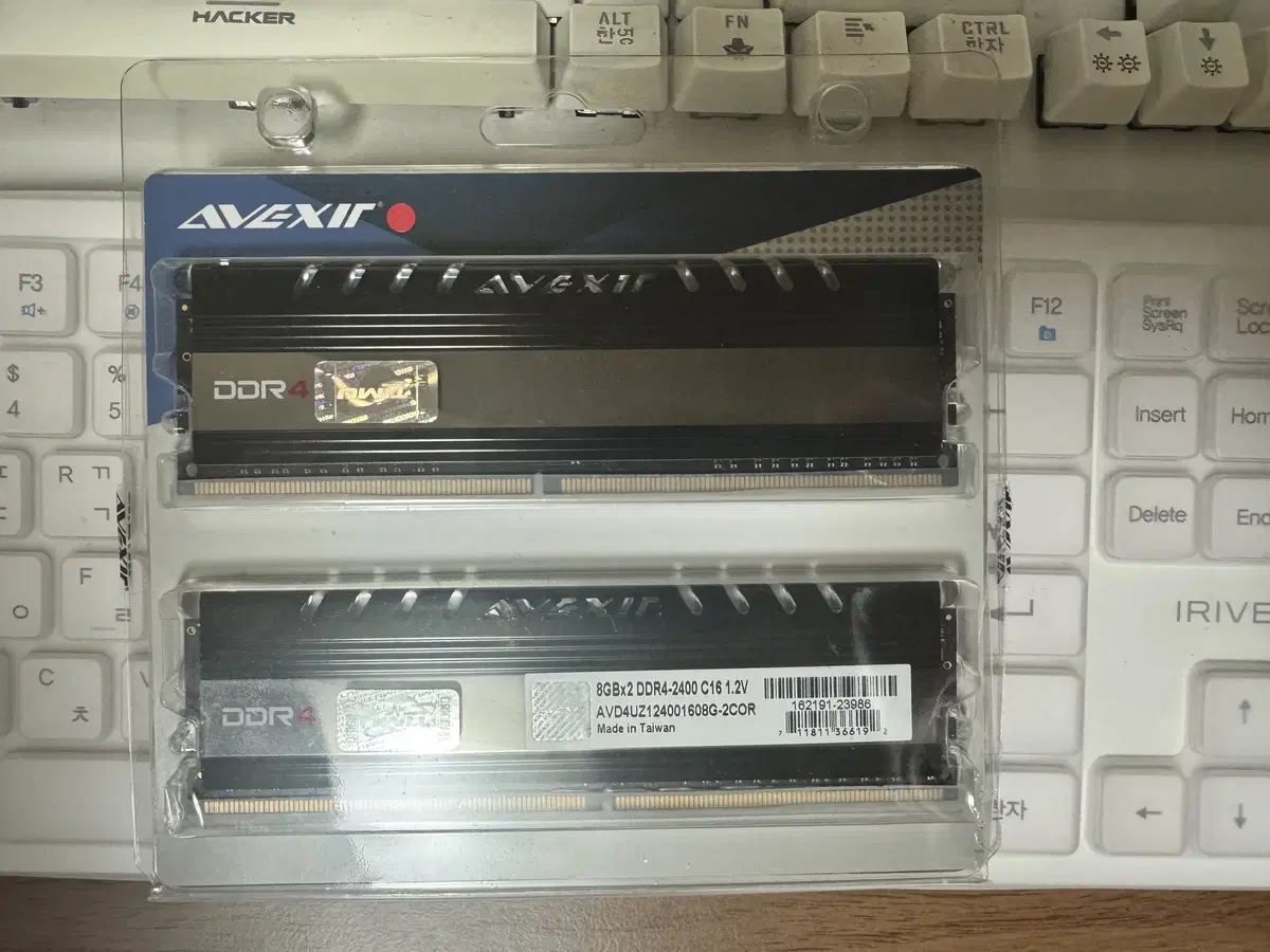 AVEXIR DDR4 8GB X2 16GB